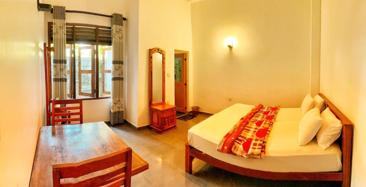 Adams Peak Inn Nallathanniya Екстериор снимка