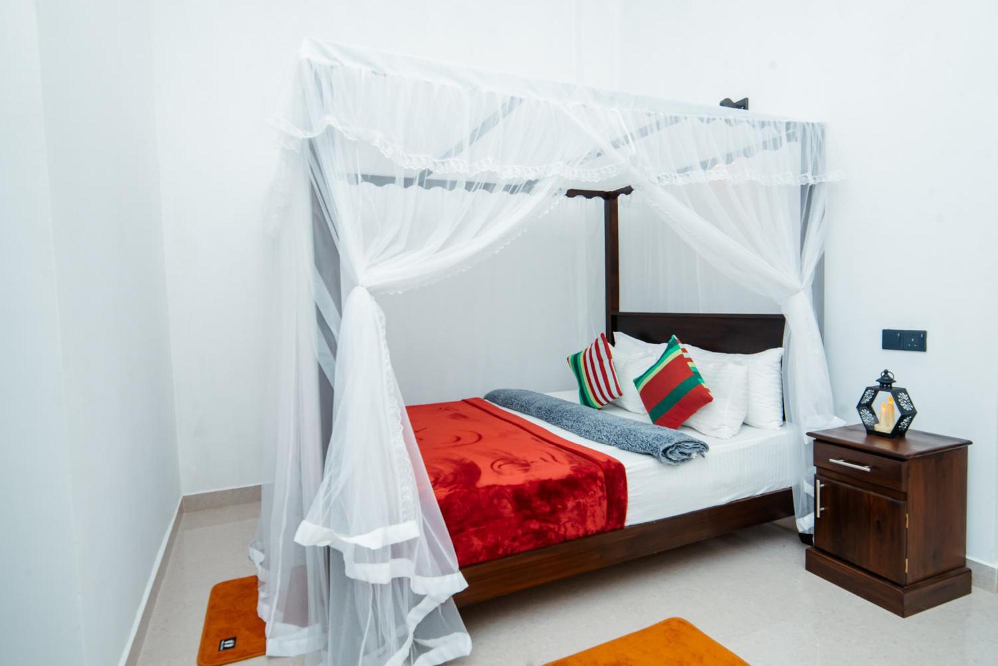 Adams Peak Inn Nallathanniya Екстериор снимка