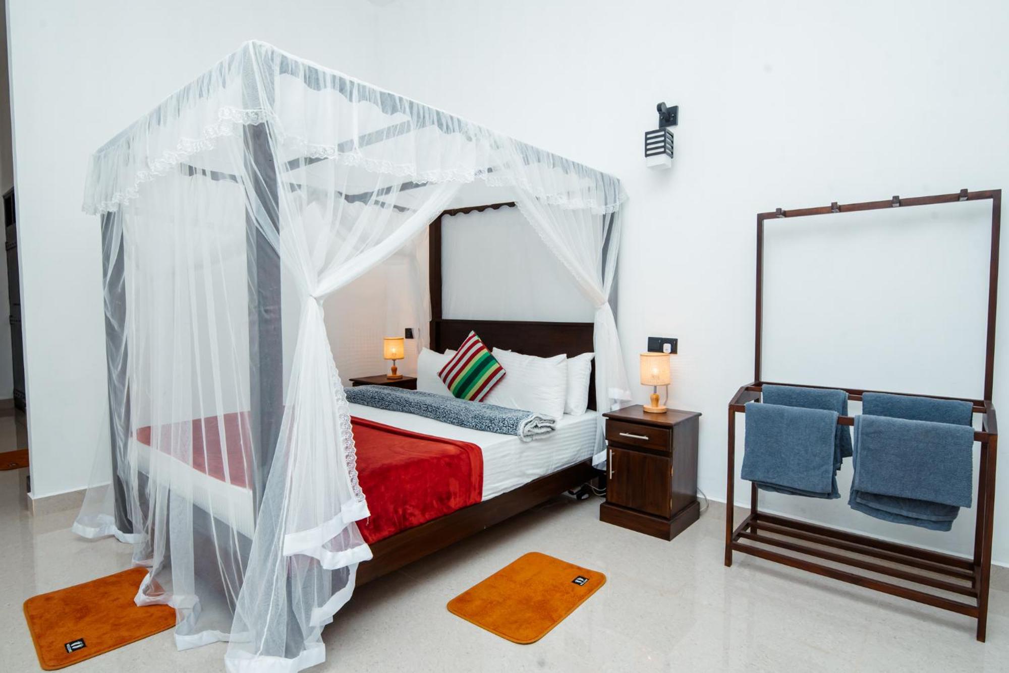 Adams Peak Inn Nallathanniya Екстериор снимка