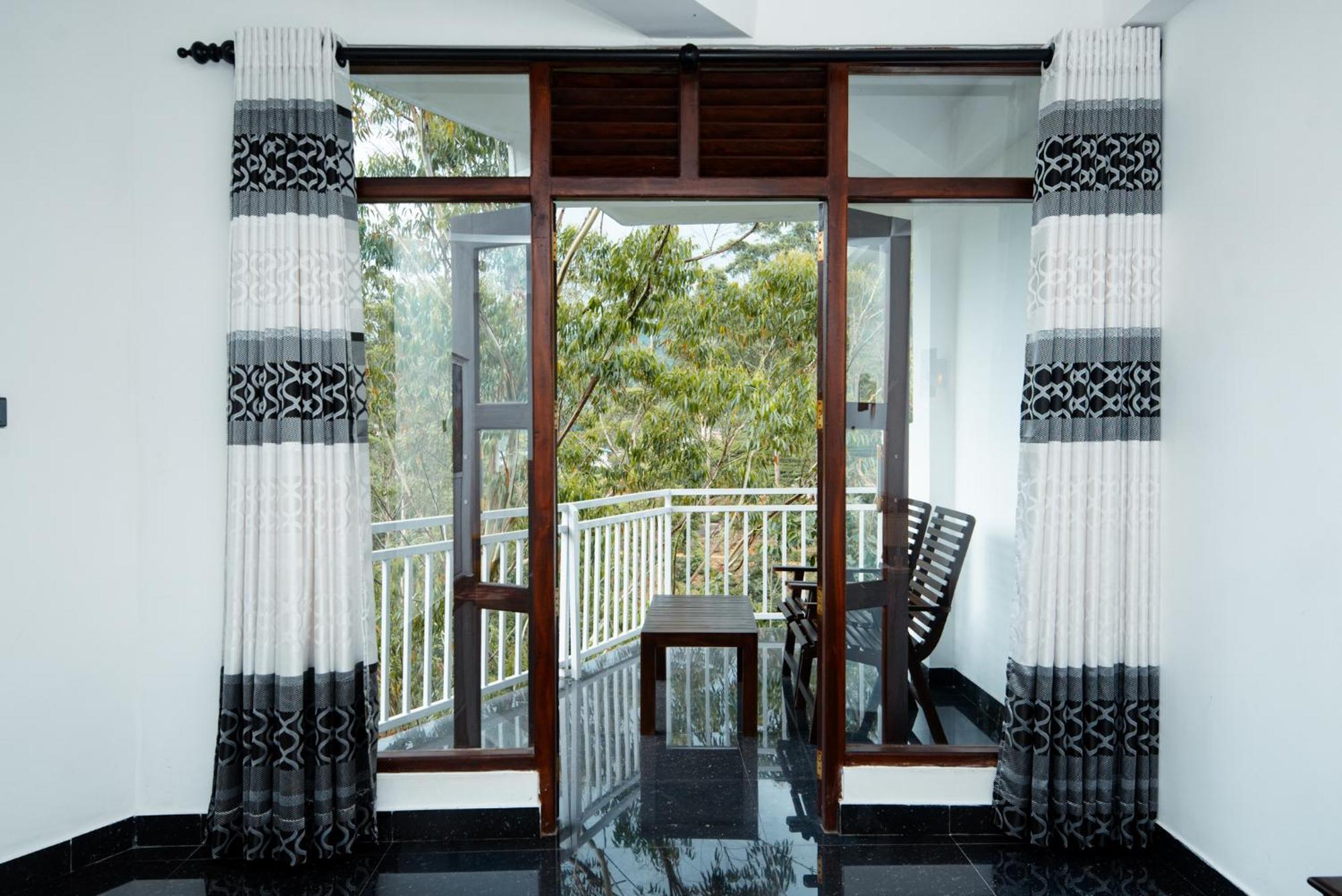 Adams Peak Inn Nallathanniya Екстериор снимка