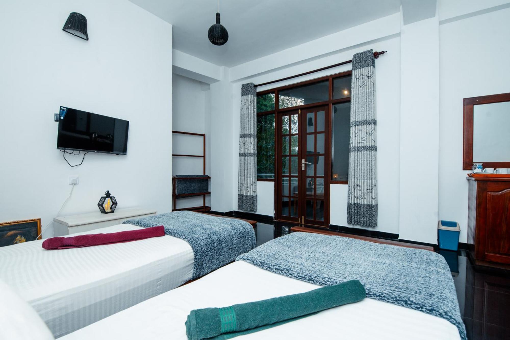 Adams Peak Inn Nallathanniya Екстериор снимка