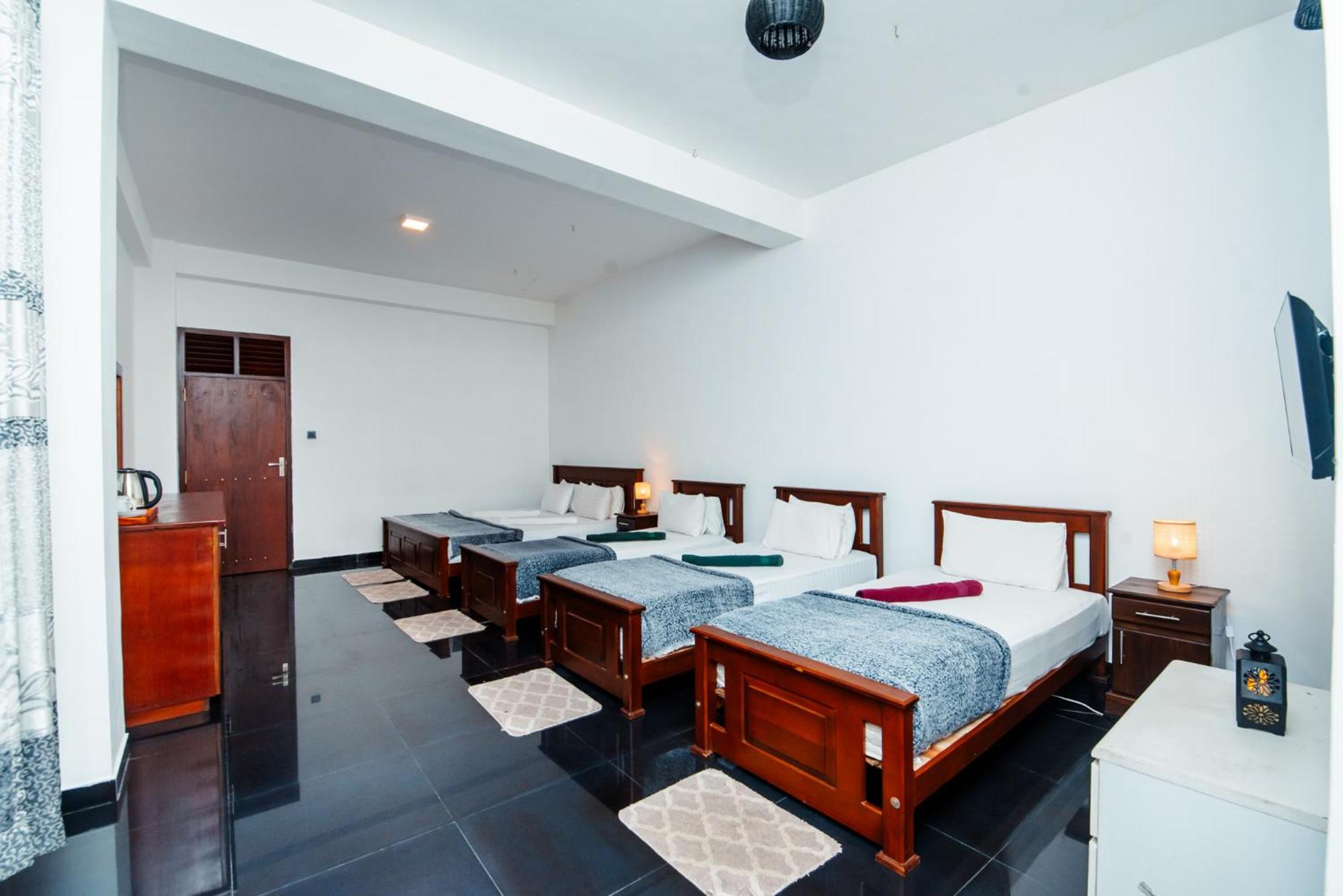 Adams Peak Inn Nallathanniya Екстериор снимка