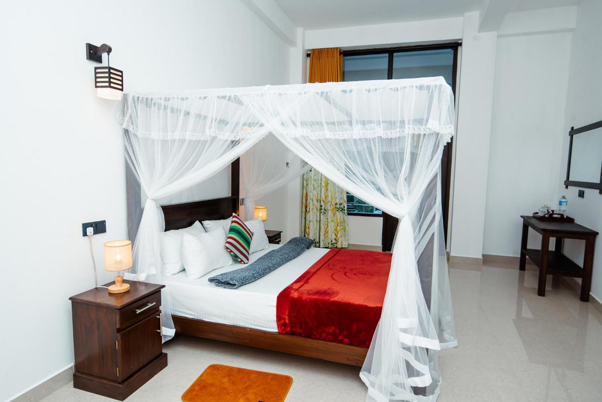 Adams Peak Inn Nallathanniya Екстериор снимка