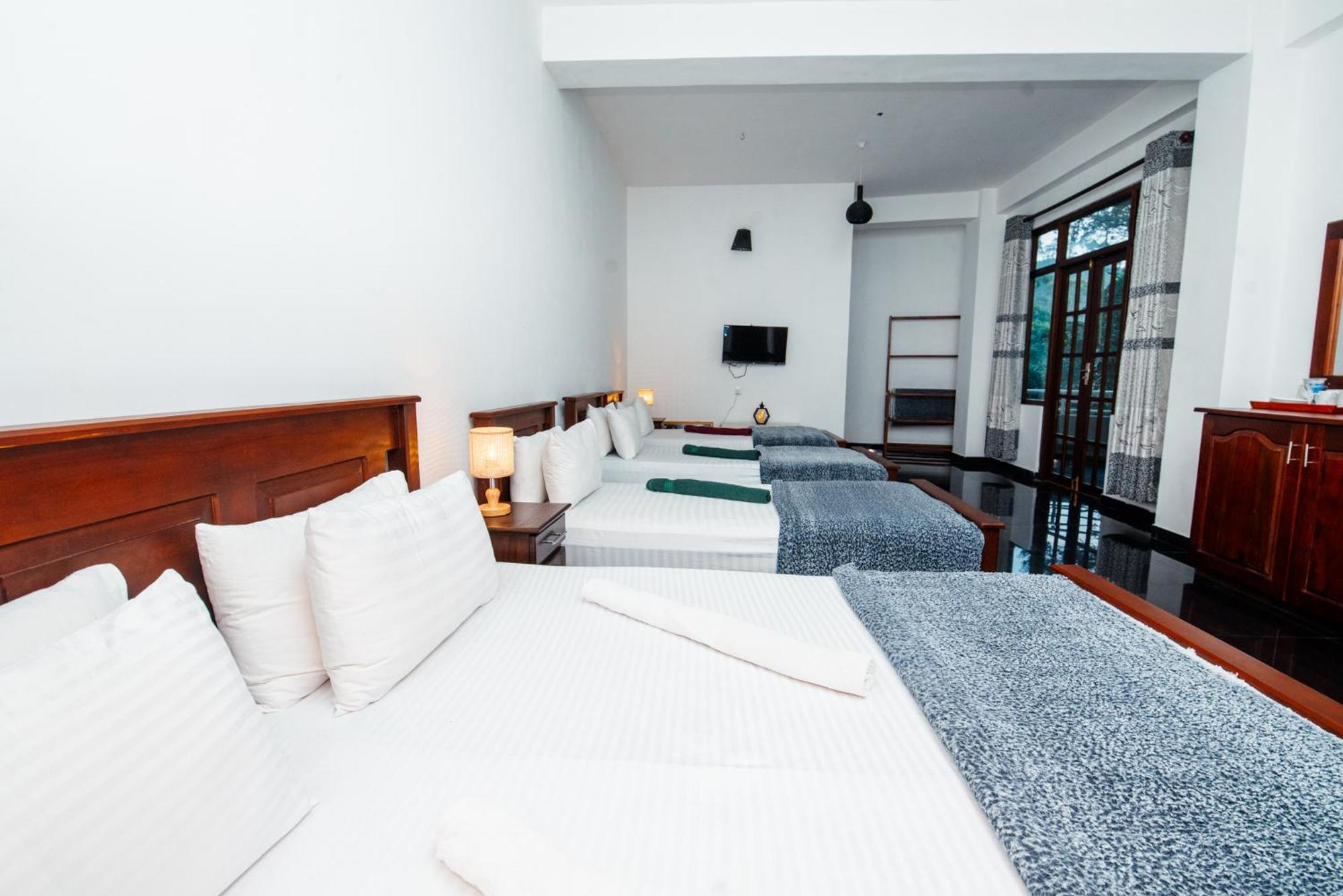 Adams Peak Inn Nallathanniya Екстериор снимка