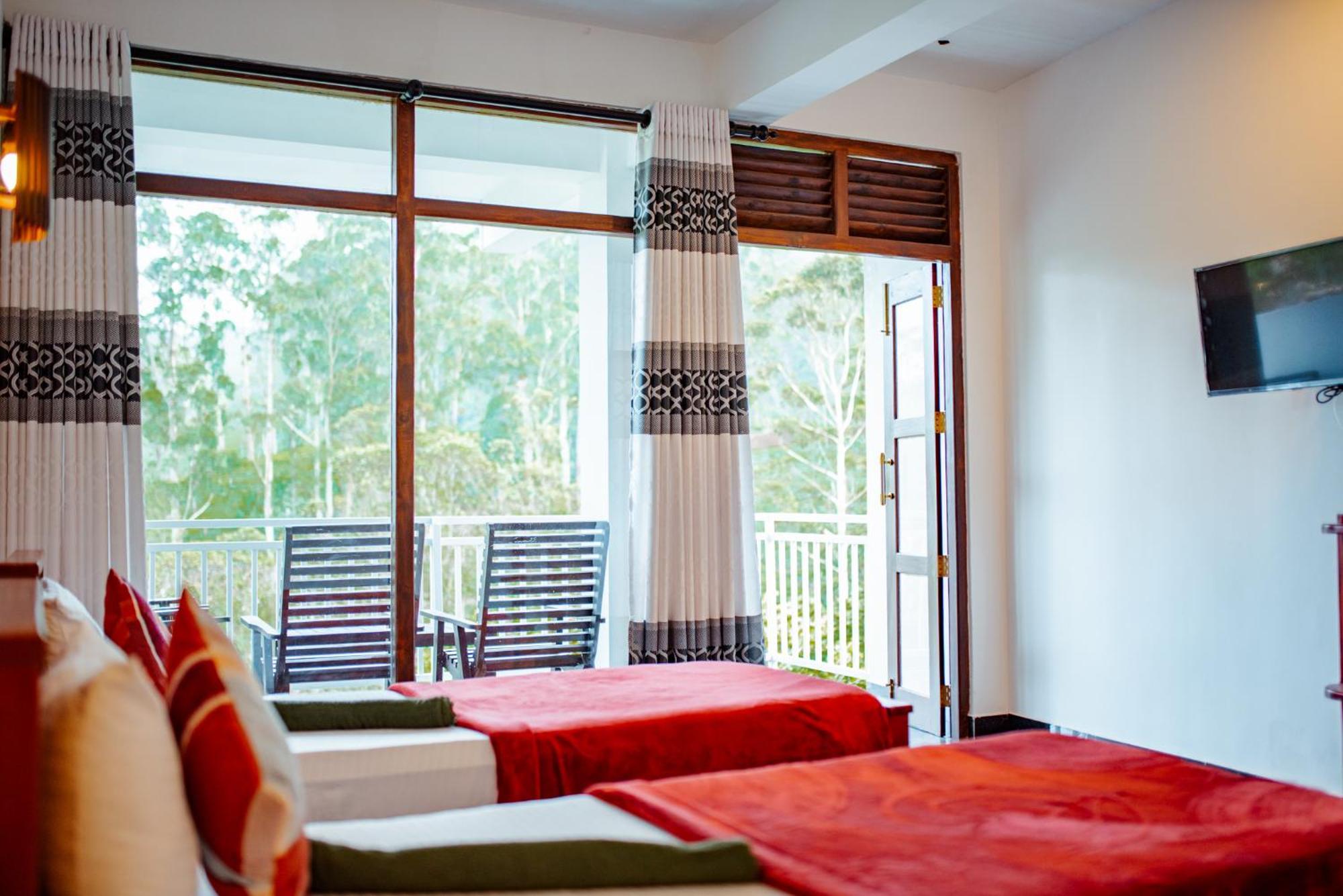 Adams Peak Inn Nallathanniya Екстериор снимка