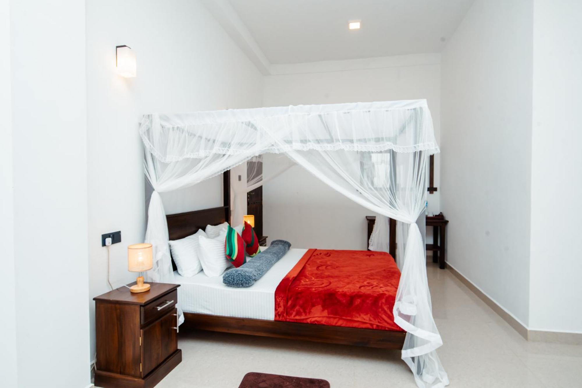 Adams Peak Inn Nallathanniya Екстериор снимка