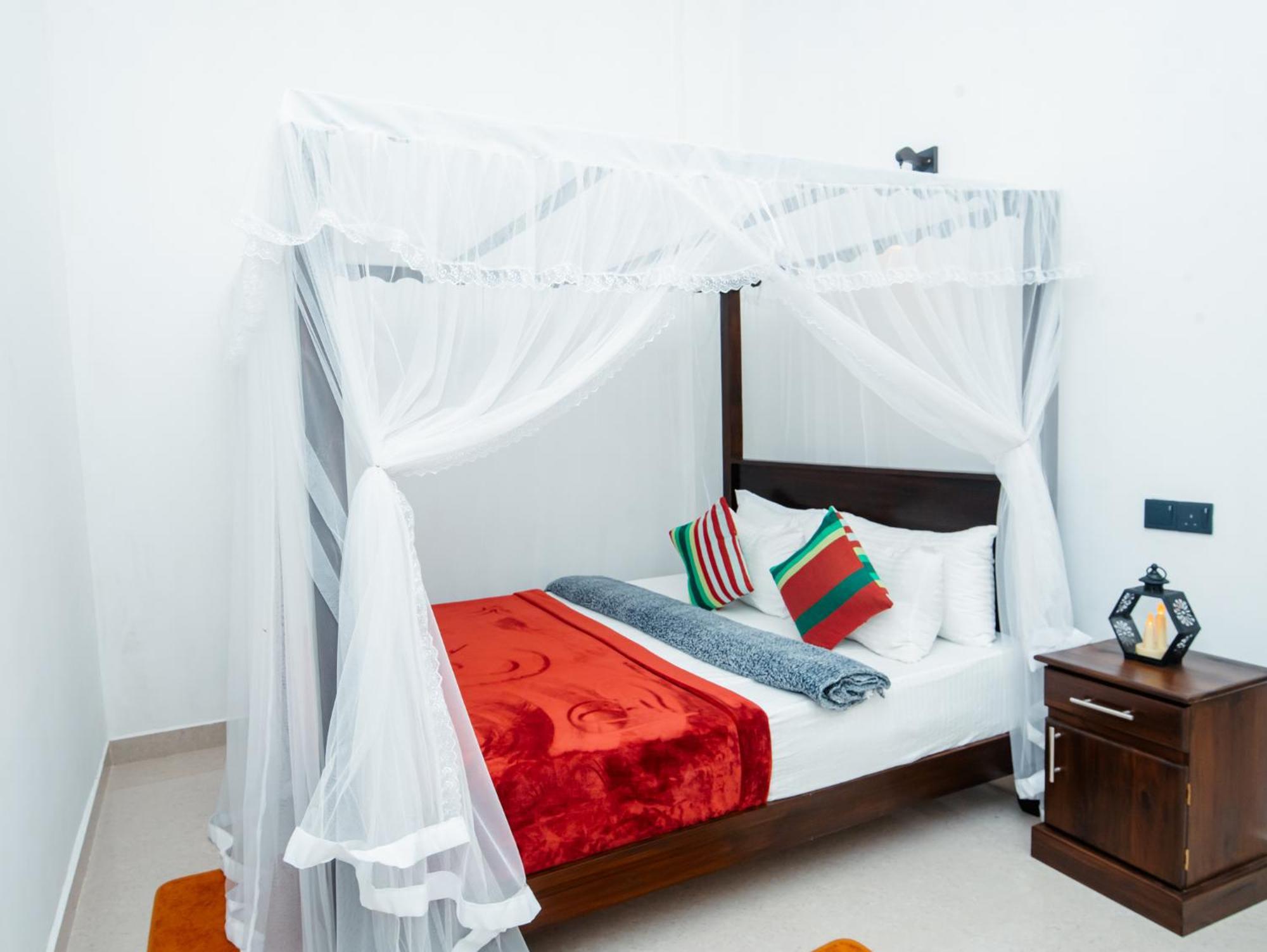 Adams Peak Inn Nallathanniya Екстериор снимка