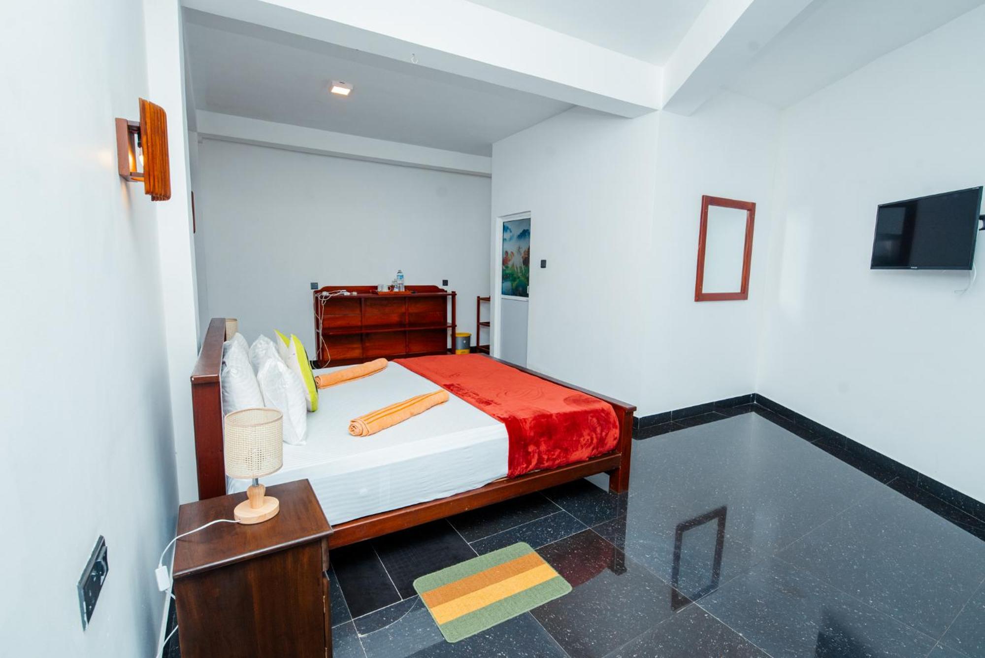 Adams Peak Inn Nallathanniya Екстериор снимка