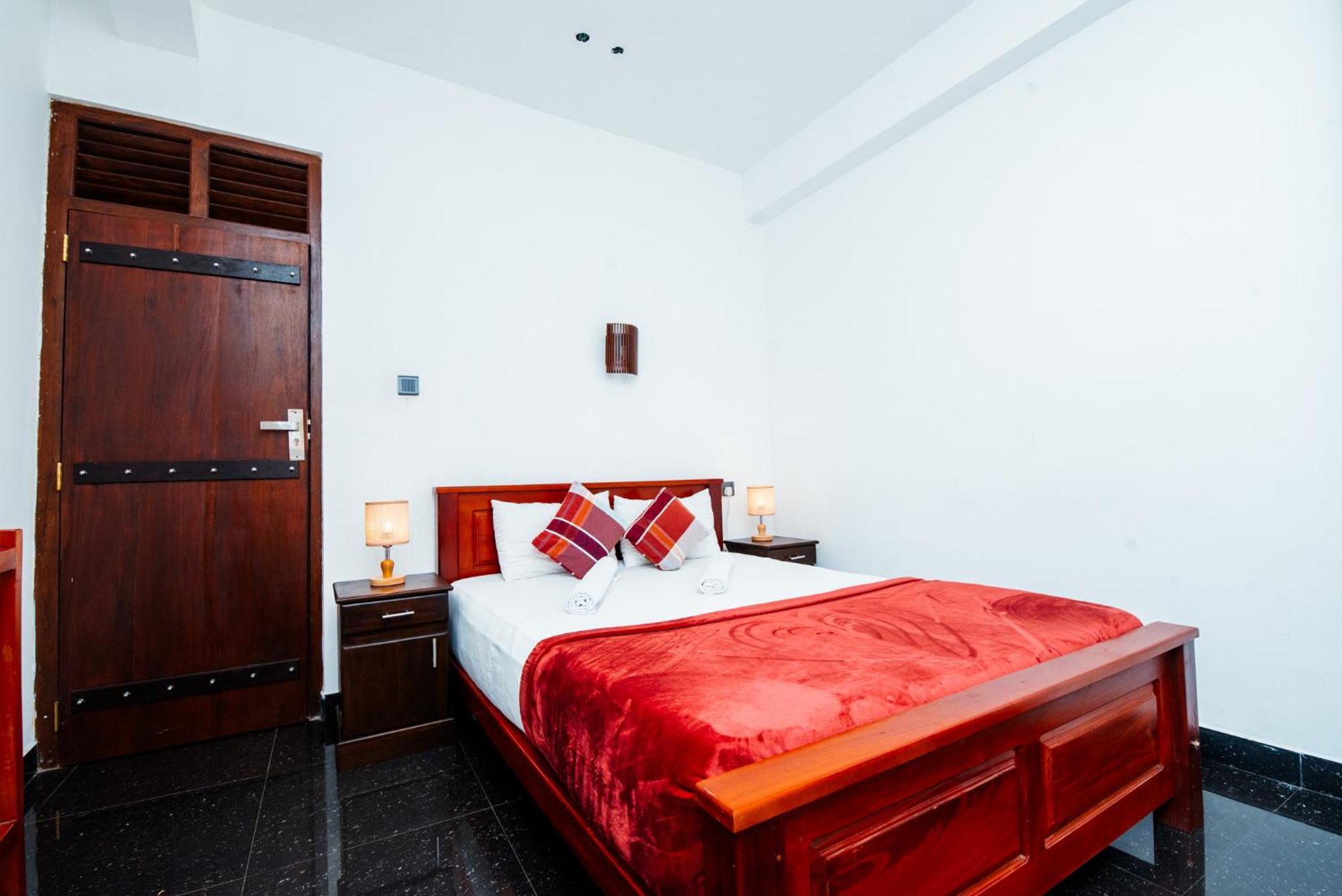 Adams Peak Inn Nallathanniya Екстериор снимка
