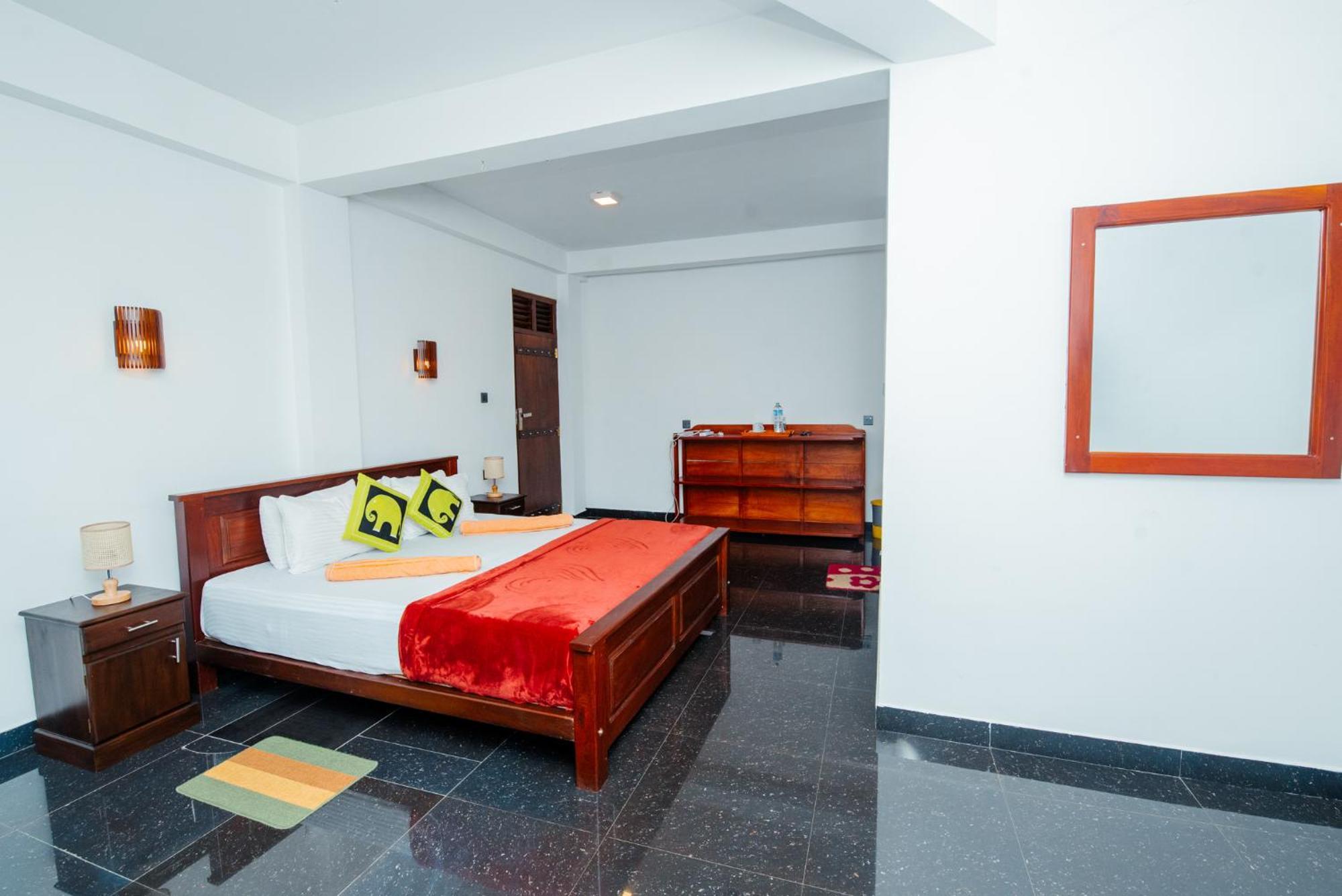 Adams Peak Inn Nallathanniya Екстериор снимка
