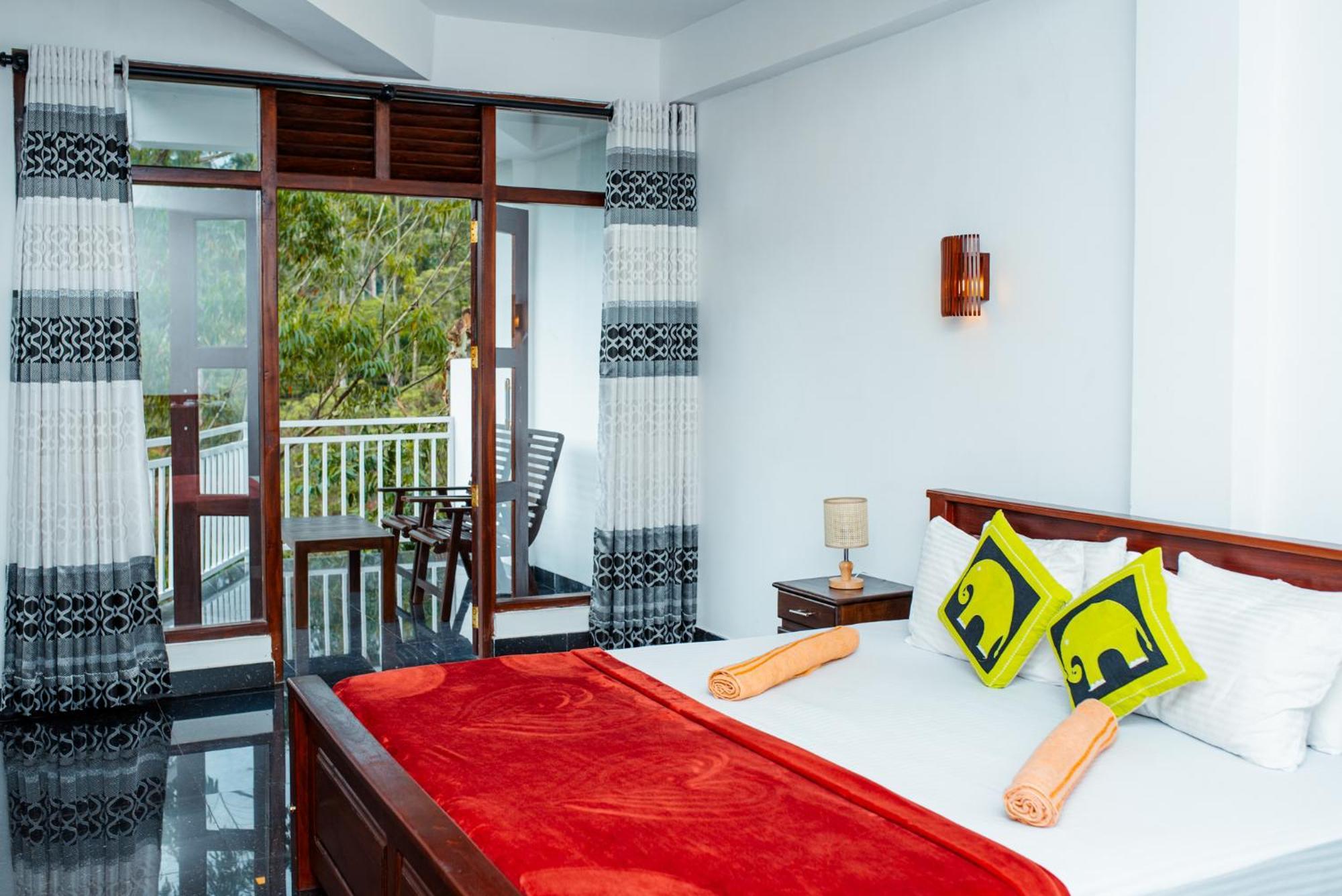 Adams Peak Inn Nallathanniya Екстериор снимка