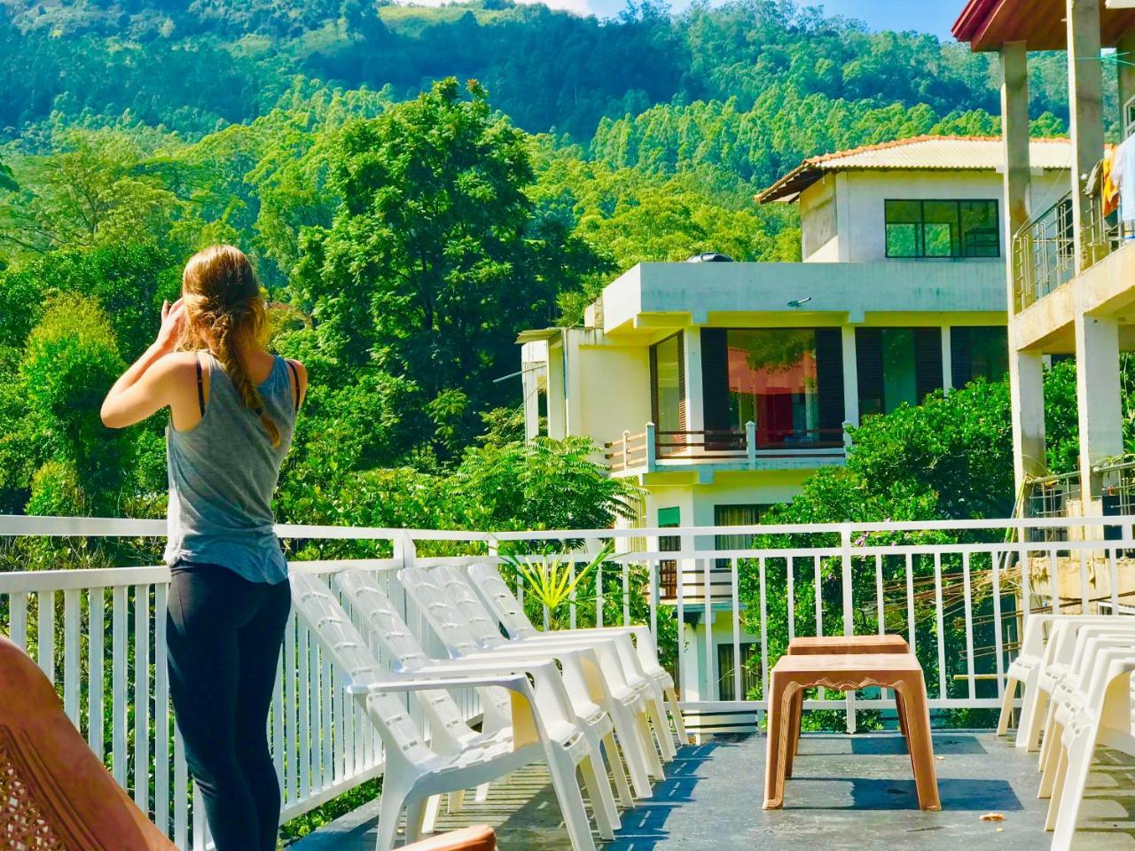 Adams Peak Inn Nallathanniya Екстериор снимка